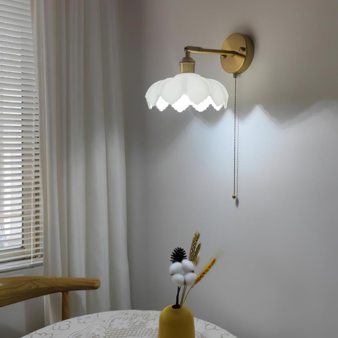 Lotus draaibare glazen wandlamp in Noordse kunststijl