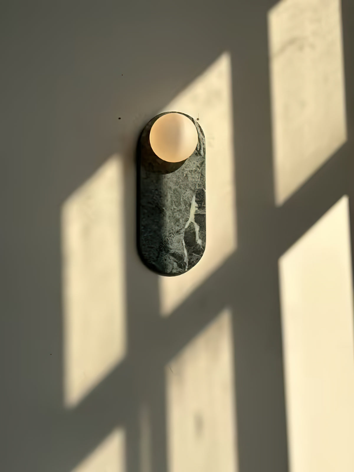 Liorerette wandlamp
