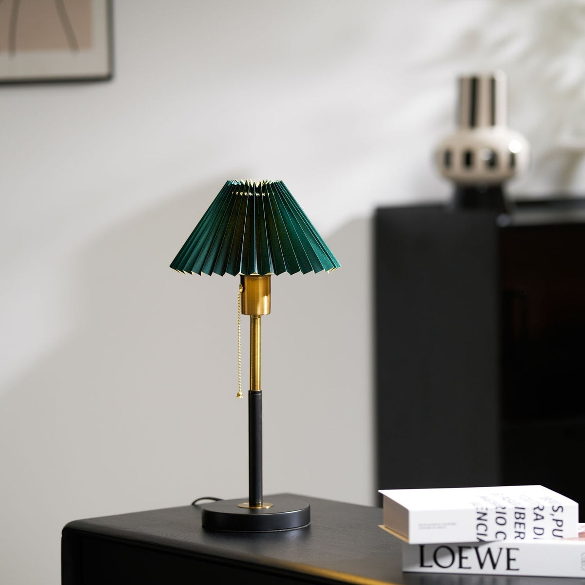 Mevzo Minimalistische tafellamp van keramiek