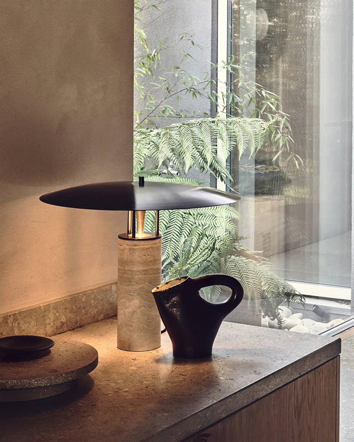 Eara Disc-Pillar travertin tafellamp