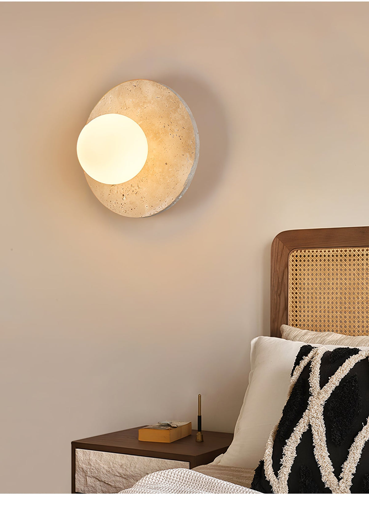 Sereella plafondlamp in travertin