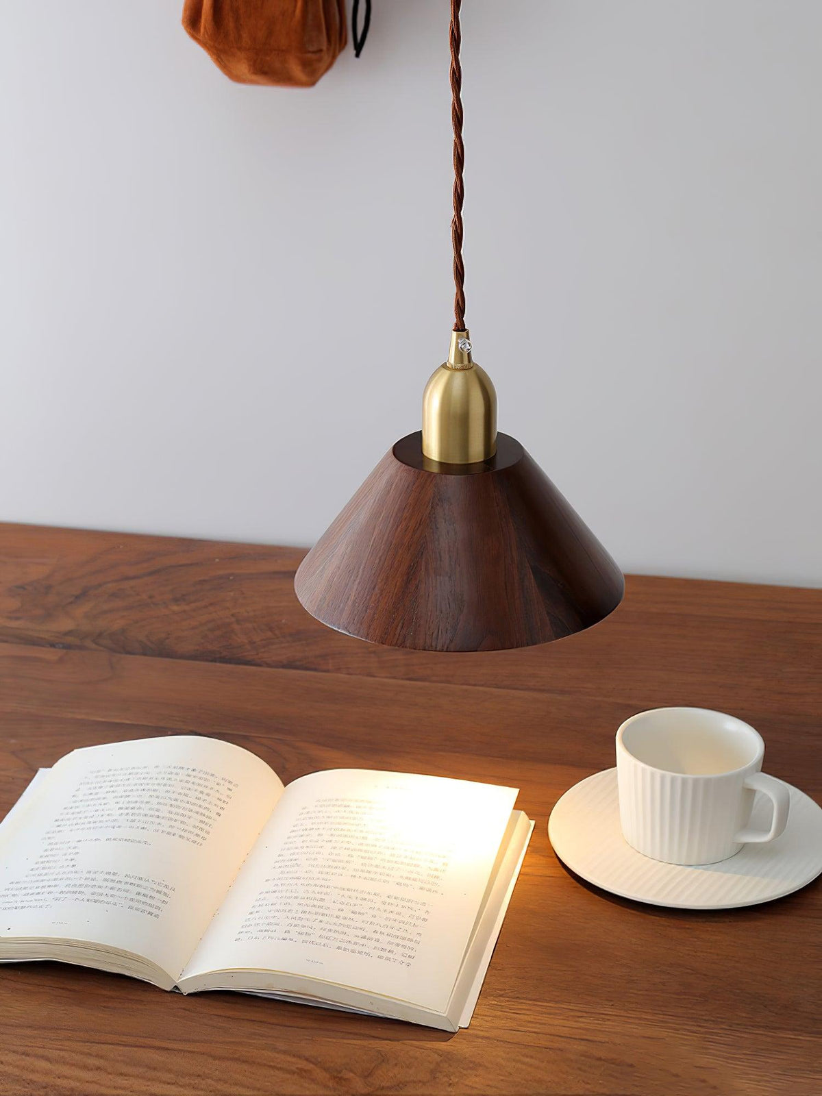 Sylinenne hanglamp van walnoothout en messing, modern voor de woonkamer