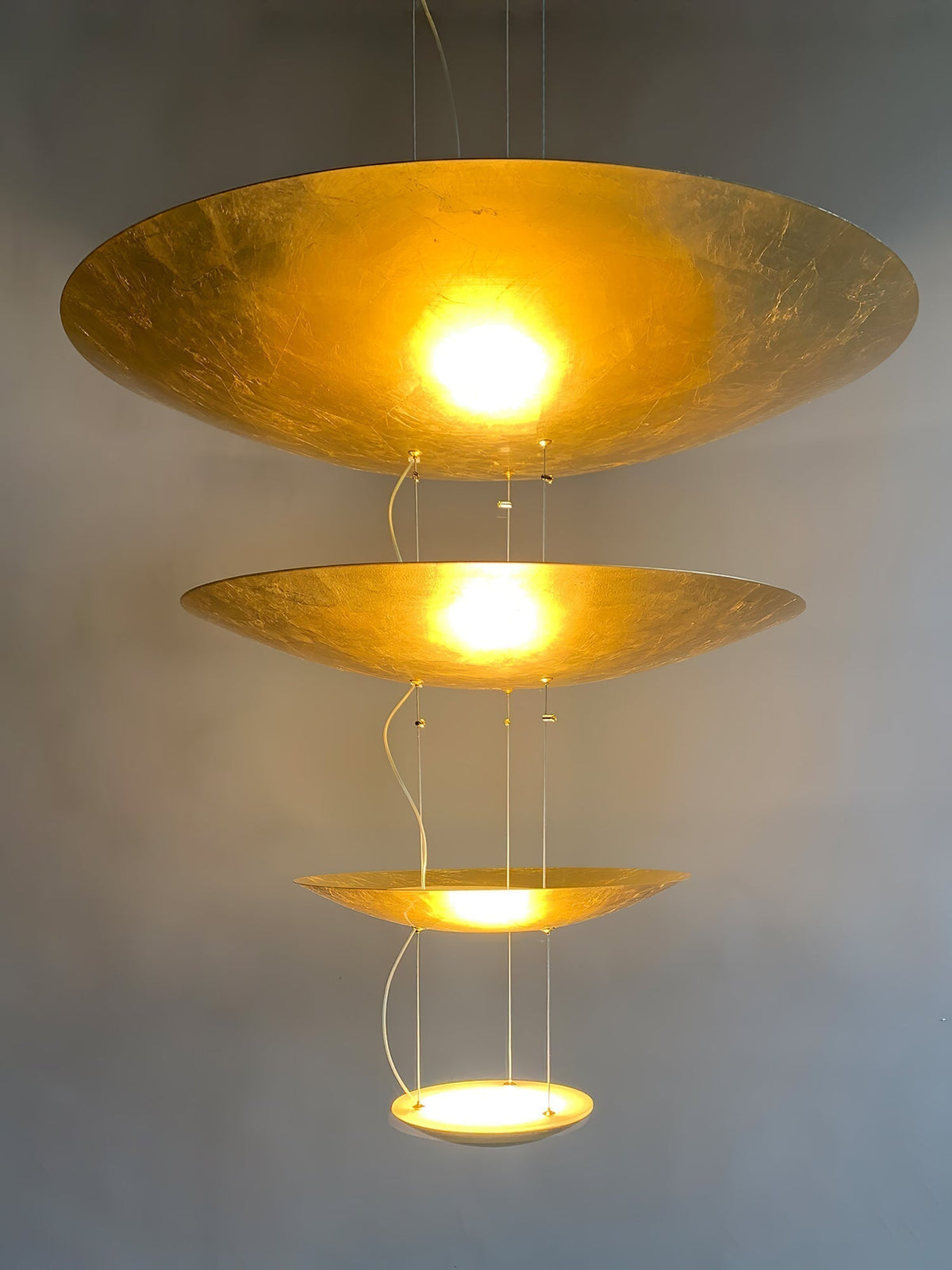 Phelion gelaagde hanglamp van goudfolie