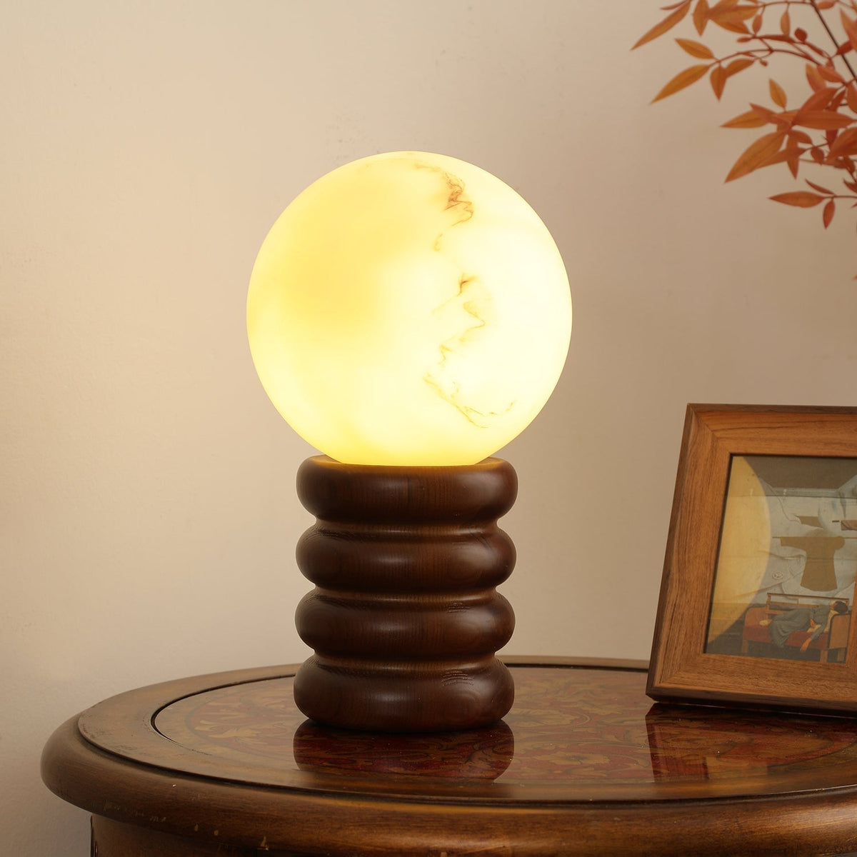 Novar Houten eigentijdse tafellamp in Contemporaine Stijl
