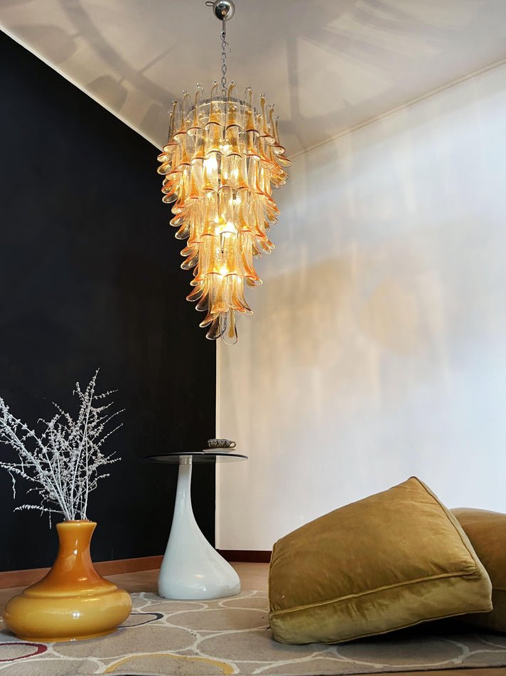 Eirinira kroonluchter goud Murano-glas bloemblaadjes gelagen cascaderend