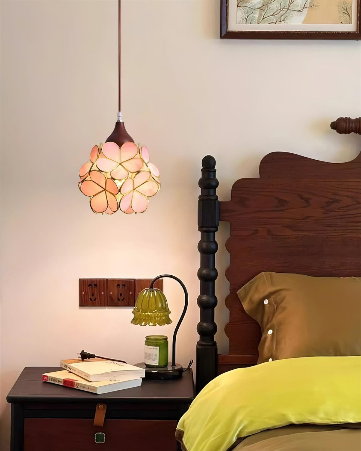Velina hanglamp met roze bloemblaadjes