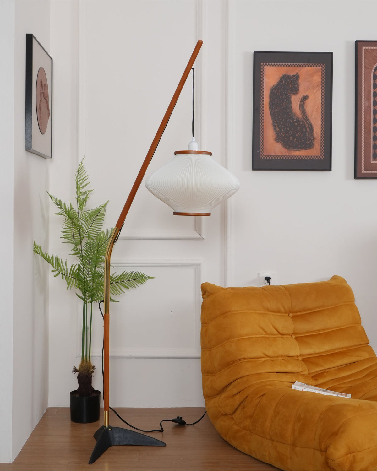 Ervenil Mid Century vloerlamp van glas van en Esenhout