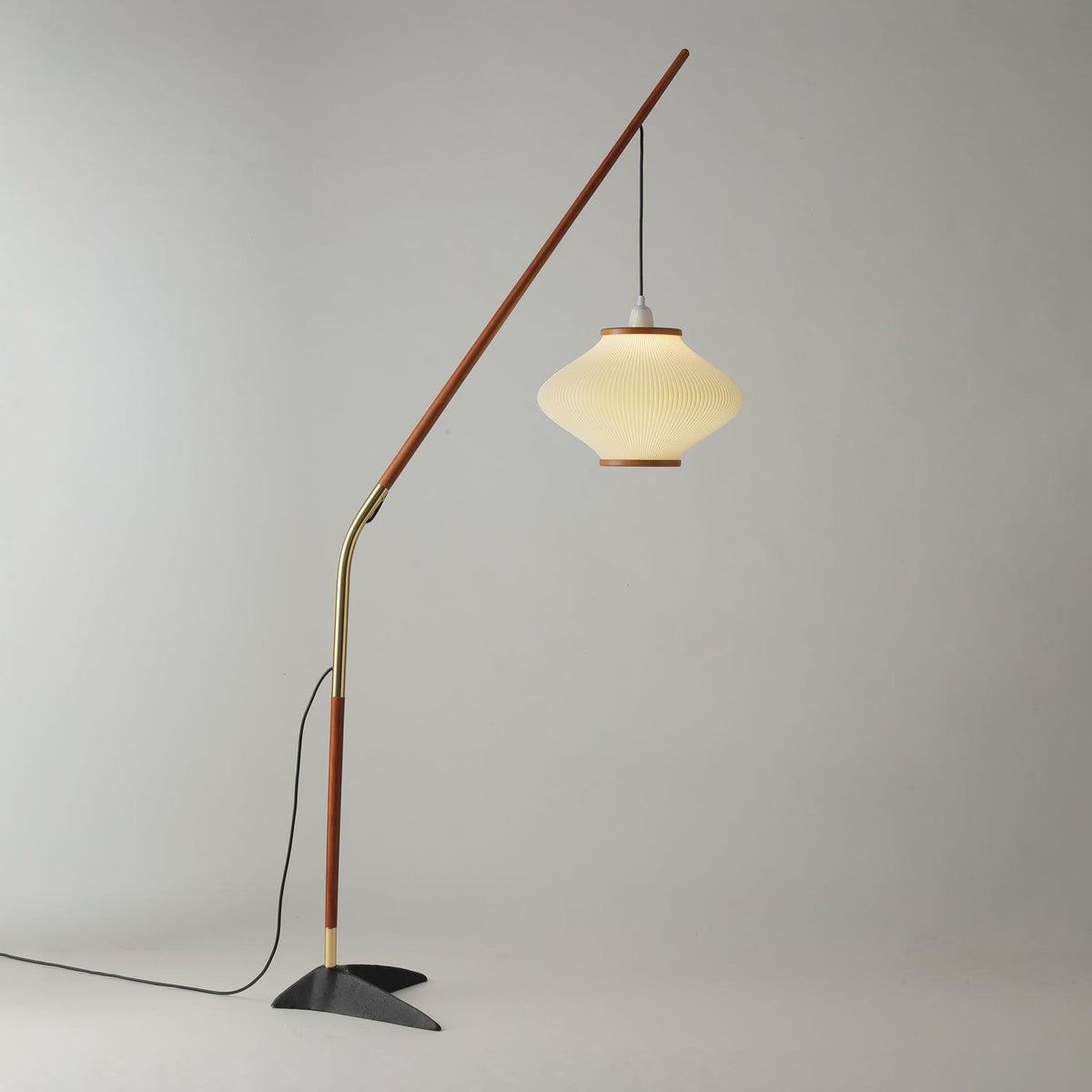 Ervenil Mid Century vloerlamp van glas van en Esenhout