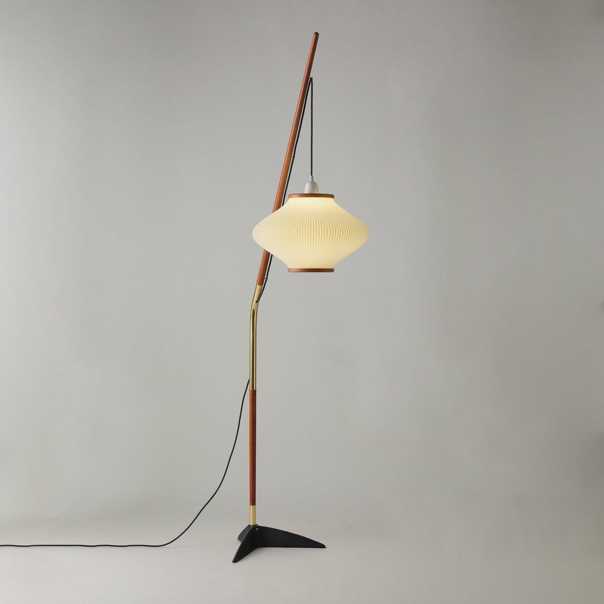 Ervenil Mid Century vloerlamp van glas van en Esenhout