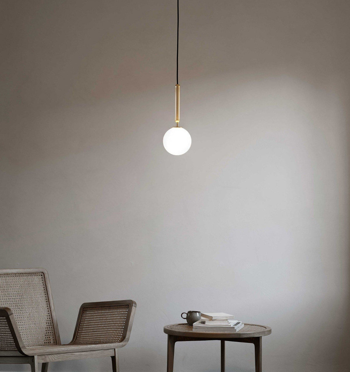 Azorila Moderne Minimalistische hanglamp van messing met glas