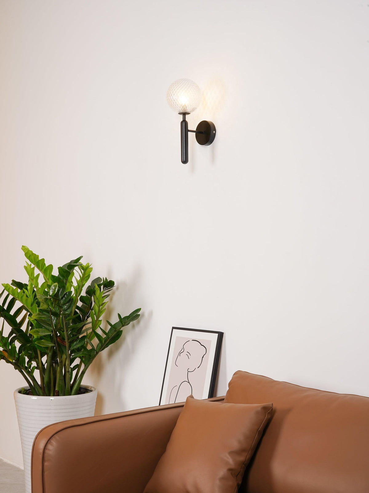 Ilirila Moderne minimalistische wandlamp van messing met glas