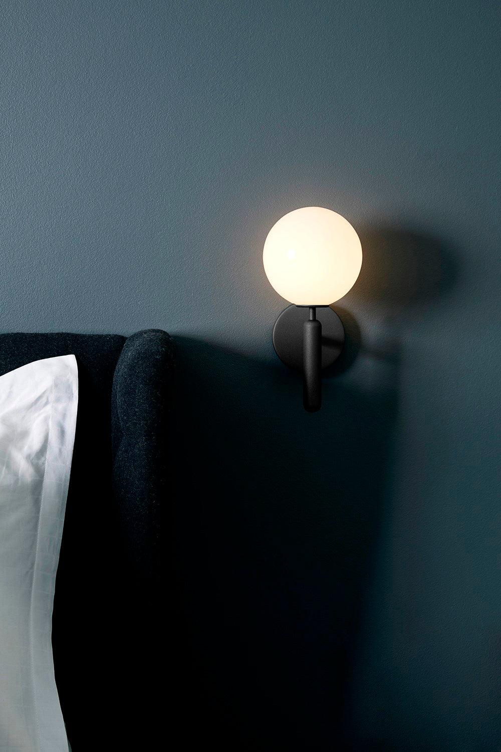 Ilirila Moderne minimalistische wandlamp van messing met glas