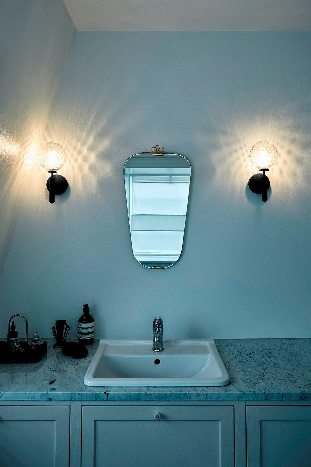 Ilirila Moderne minimalistische wandlamp van messing met glas