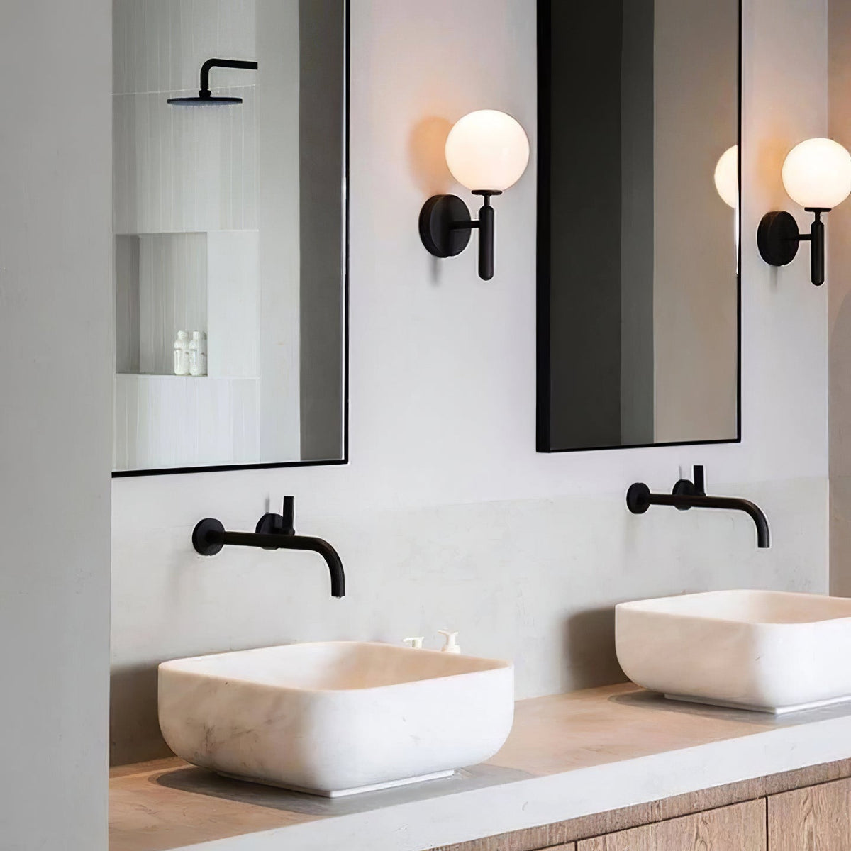 Ilirila Moderne minimalistische wandlamp van messing met glas