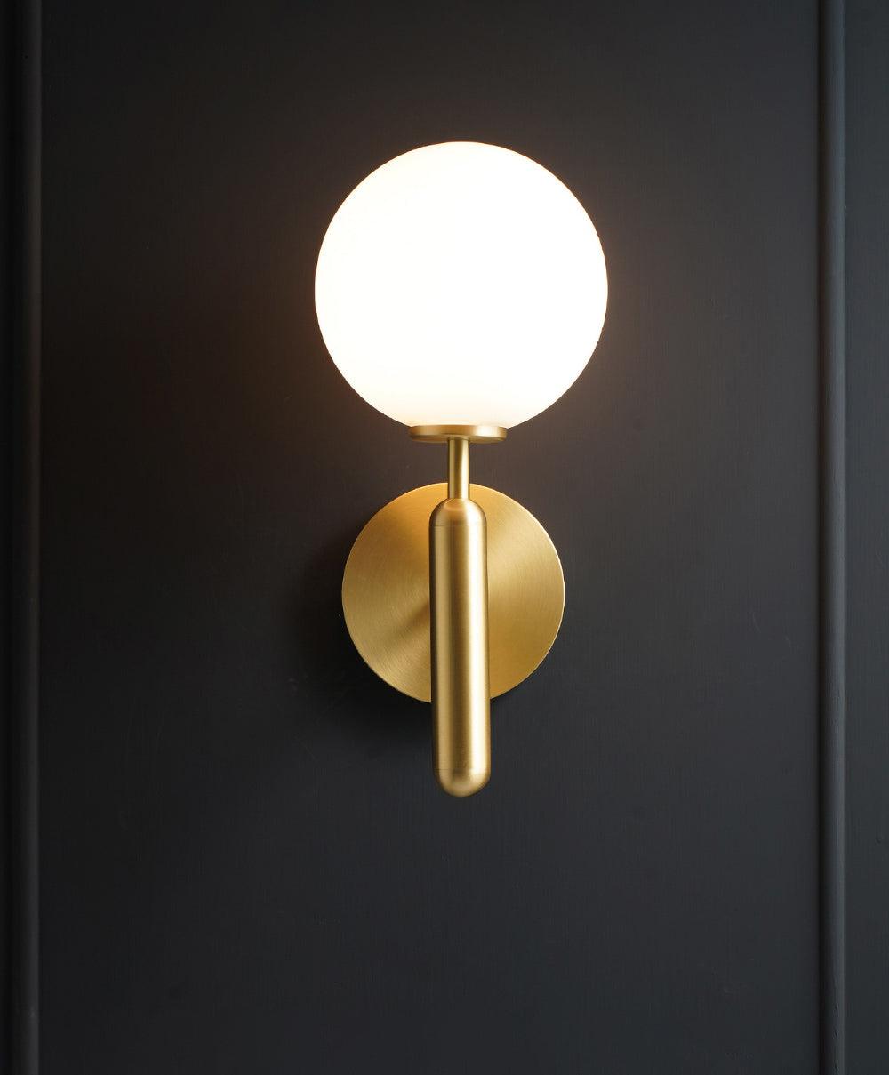 Ilirila Moderne minimalistische wandlamp van messing met glas