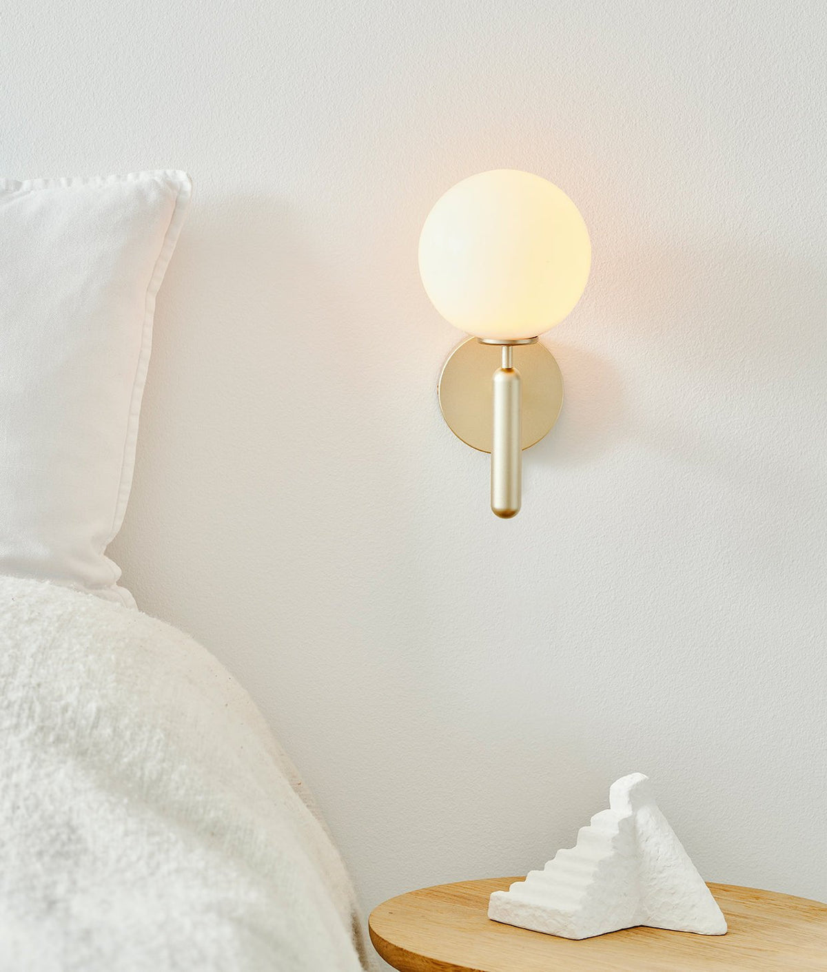 Ilirila Moderne minimalistische wandlamp van messing met glas