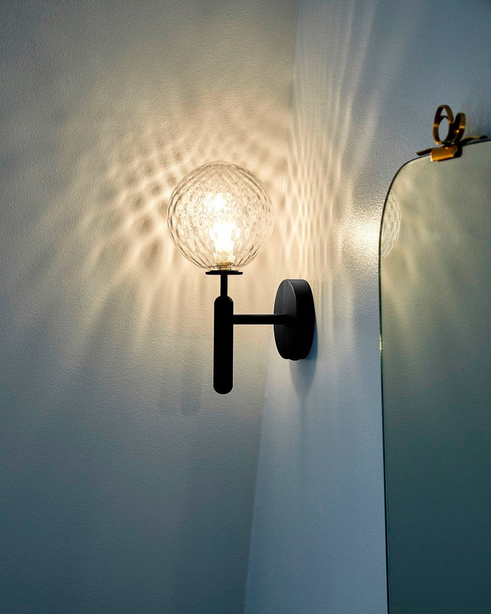 Ilirila Moderne minimalistische wandlamp van messing met glas