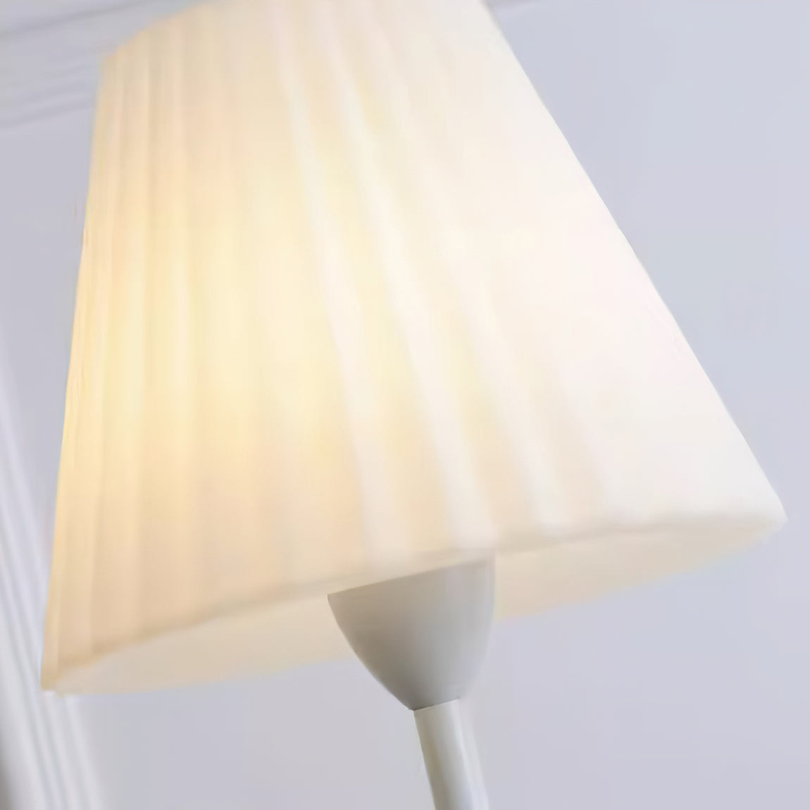 Pleaty vloerlamp