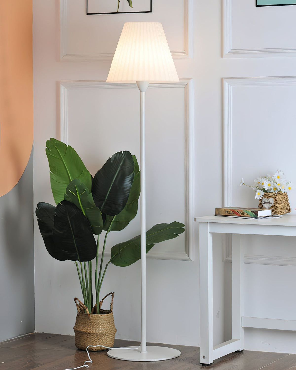 Pleaty vloerlamp