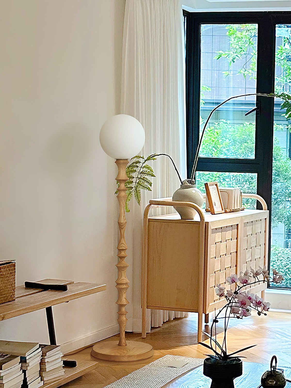 Vilten elegante vloerlamp van walnoot