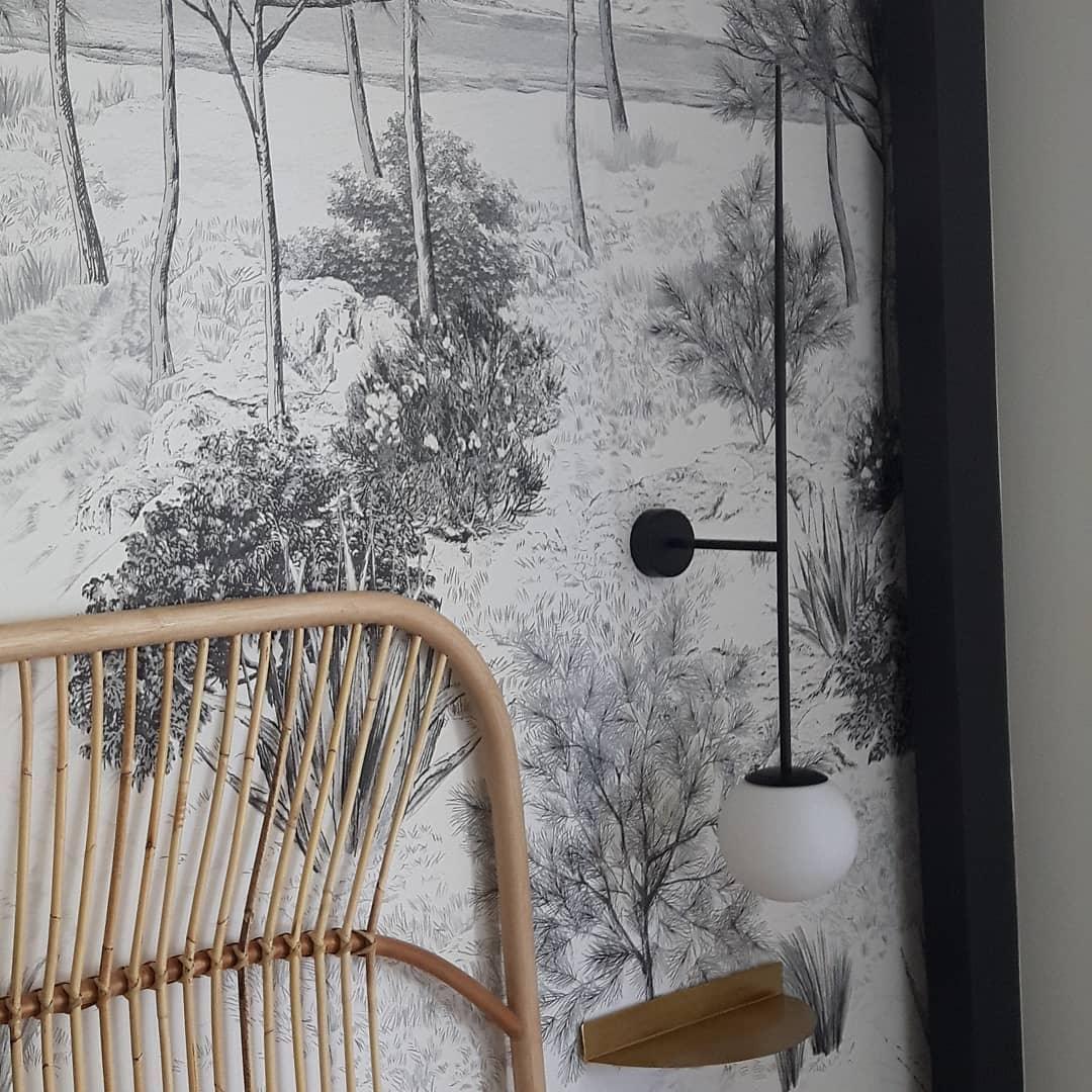 Veluelle Moderne minimalistische wandlamp met mobiele glaskogel