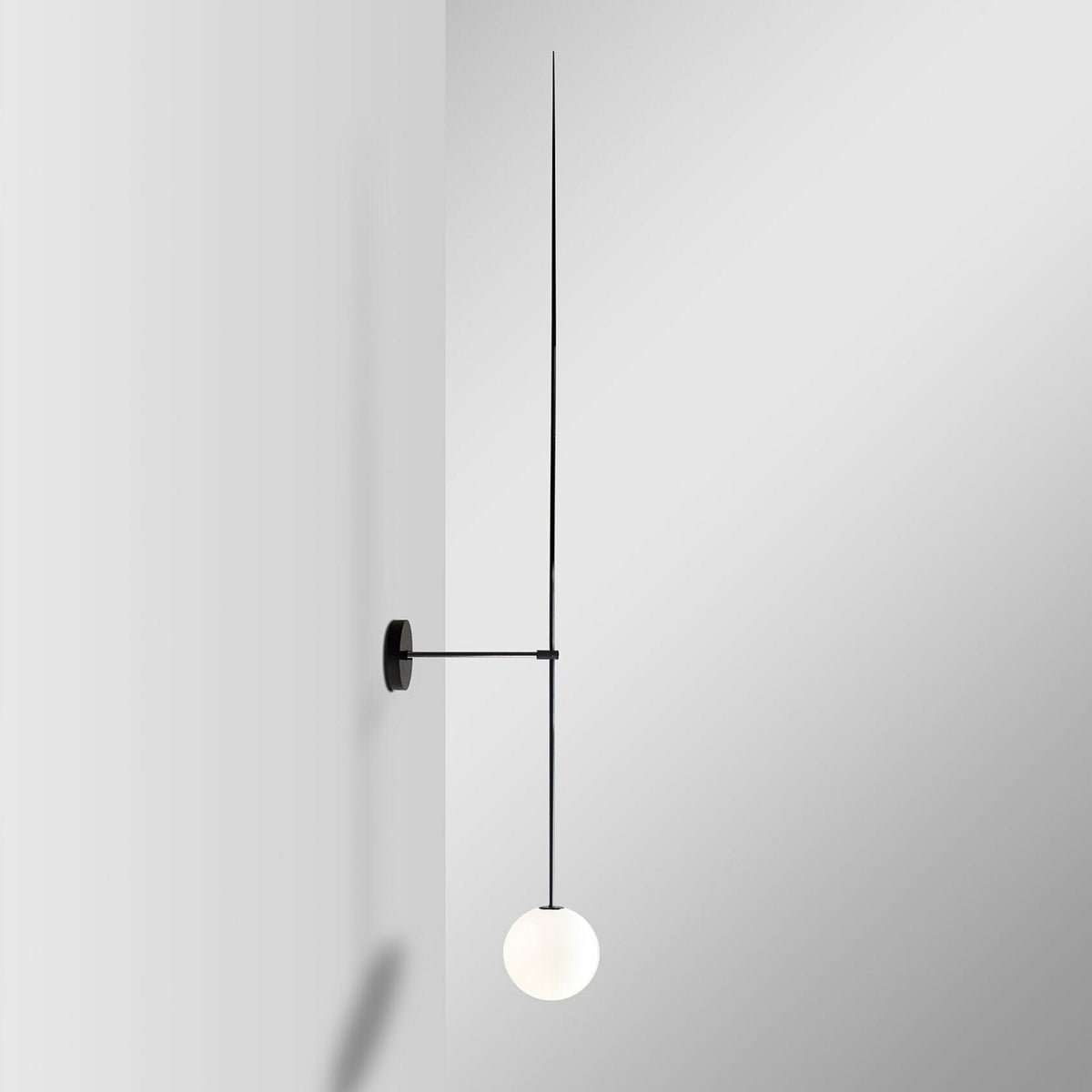 Veluelle Moderne minimalistische wandlamp met mobiele glaskogel