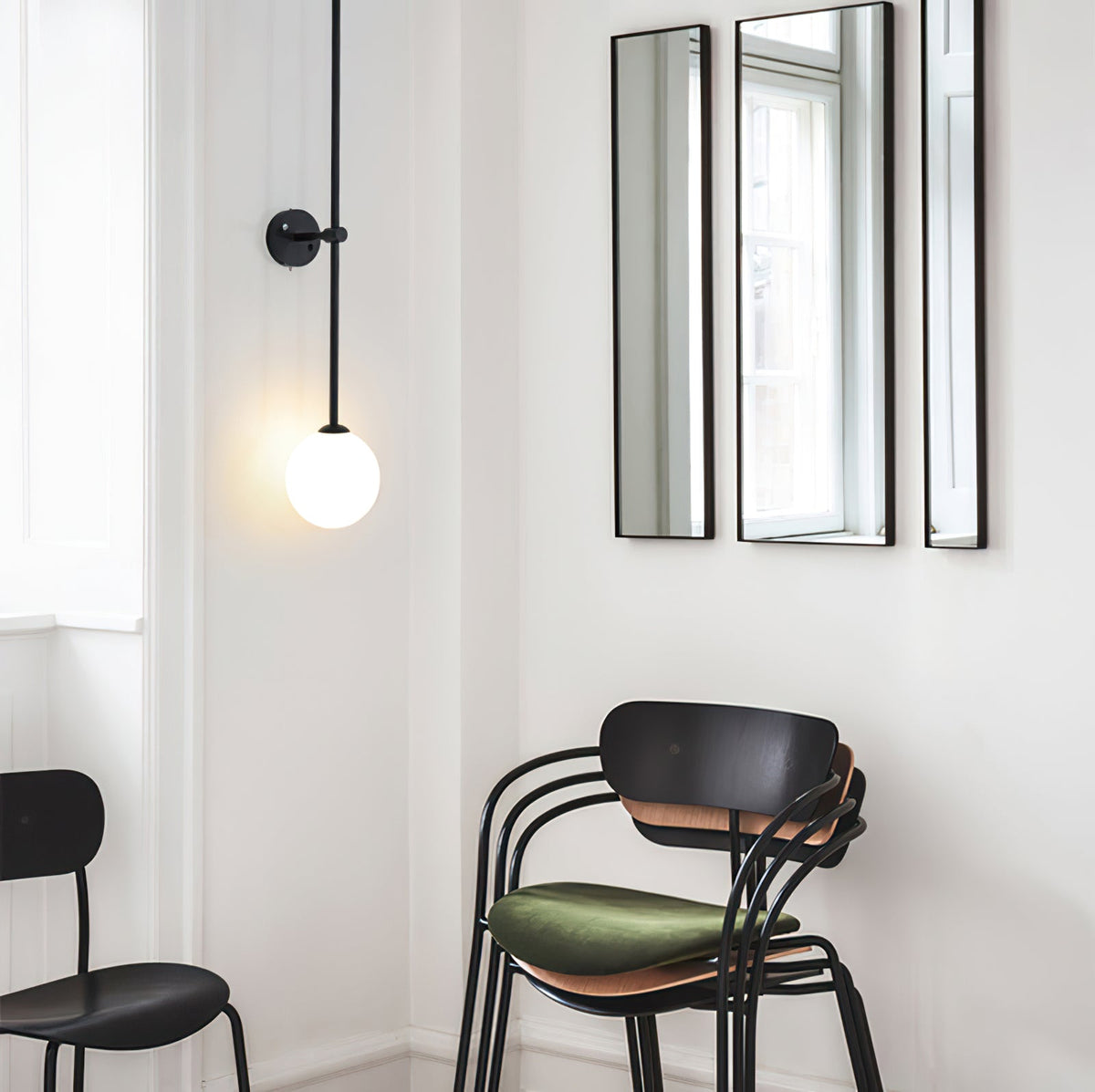 Veluelle Moderne minimalistische wandlamp met mobiele glaskogel
