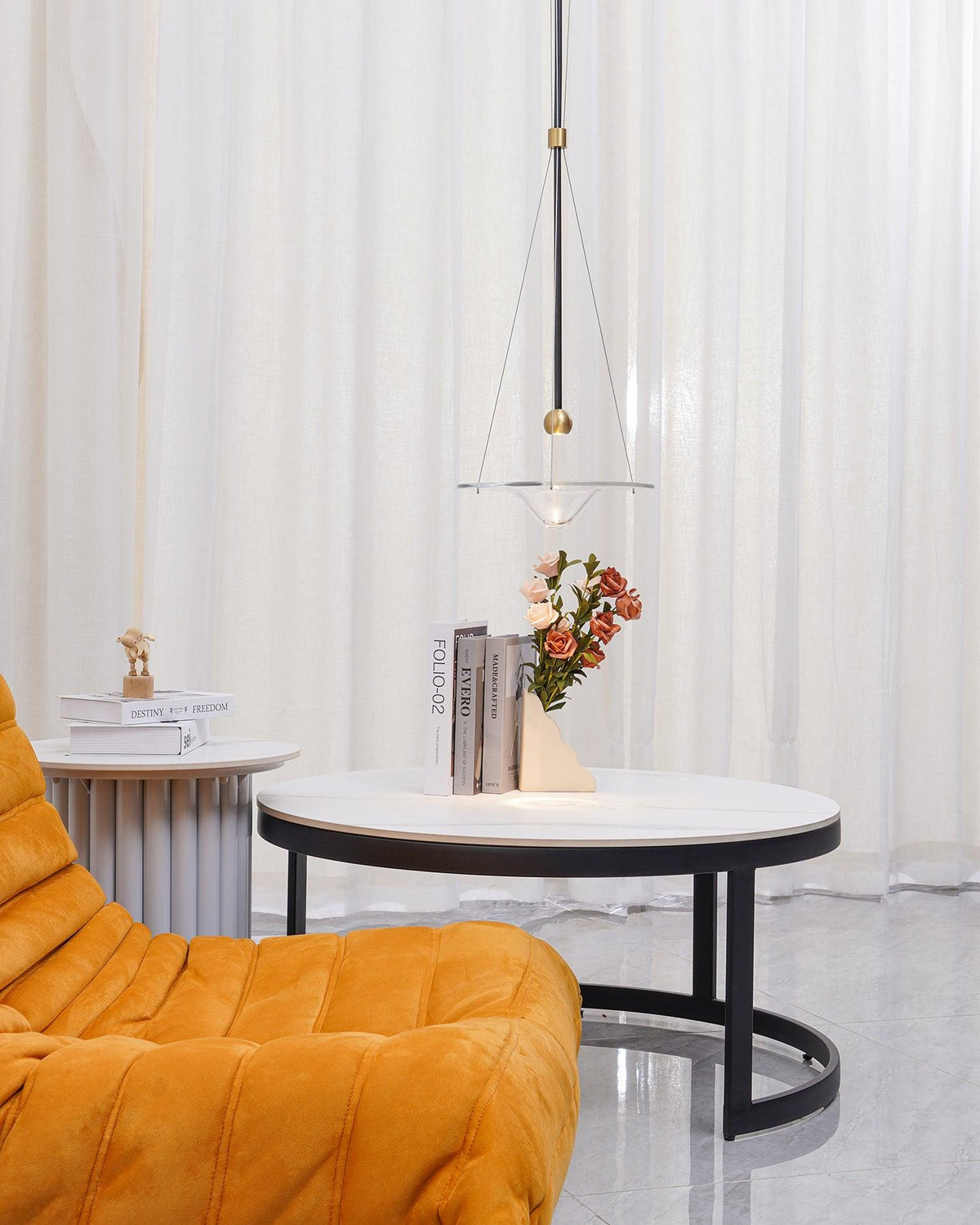 Aurivine hanglamp van messing met minimalistisch ontwerp