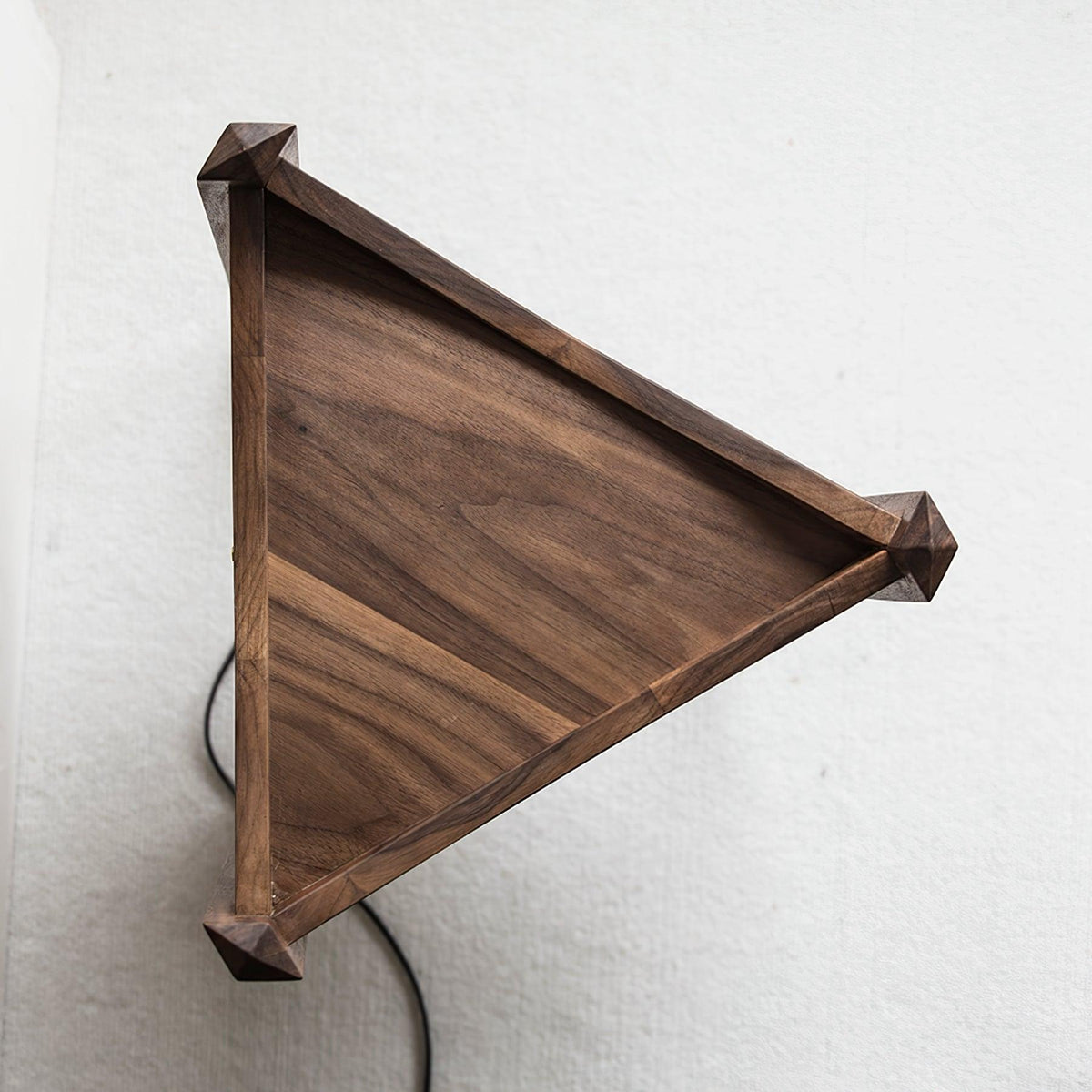 Carvora vloerlamp van walnoothout