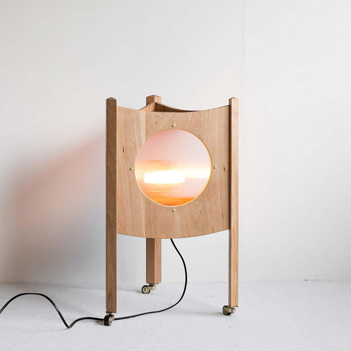 Carvora vloerlamp van walnoothout
