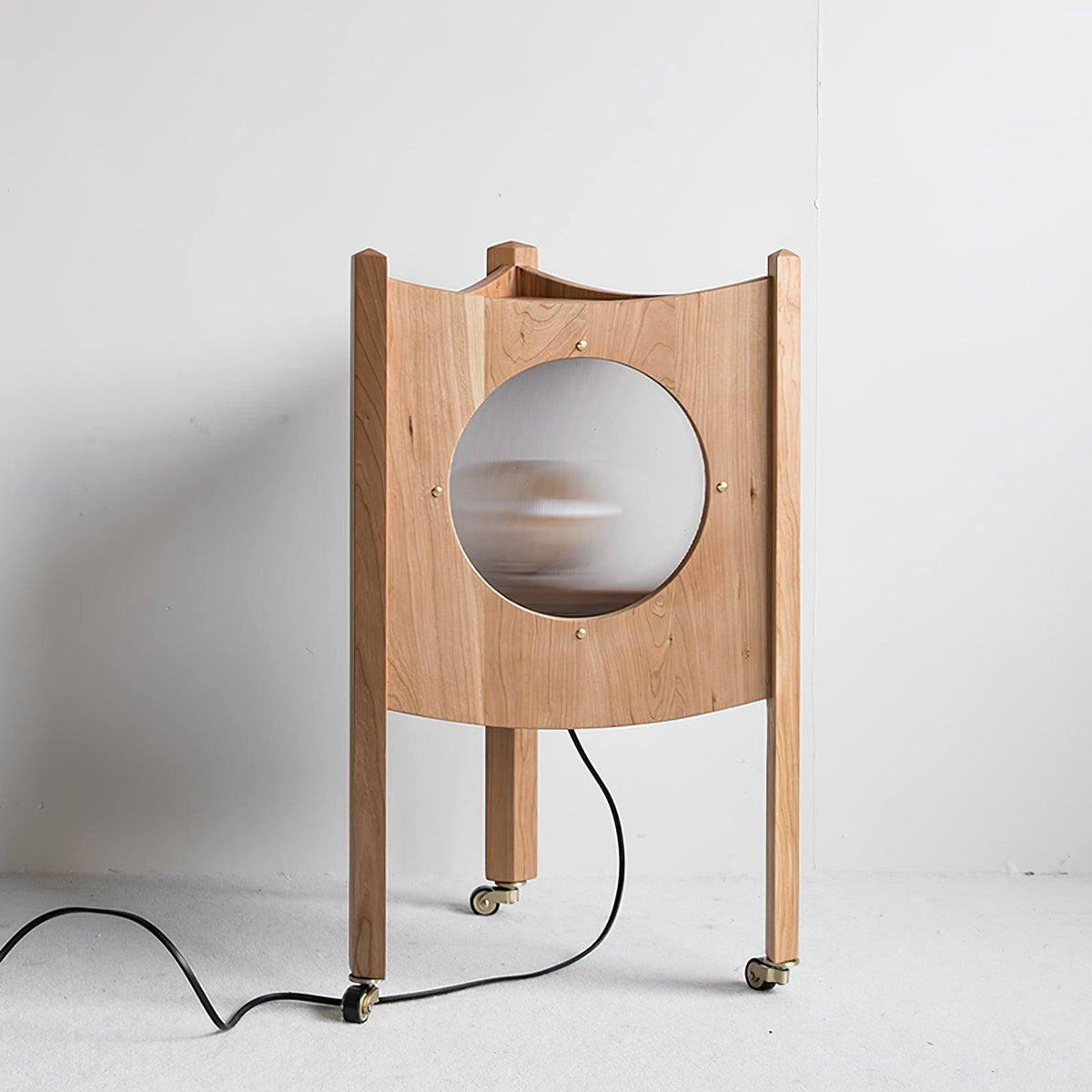 Carvora vloerlamp van walnoothout