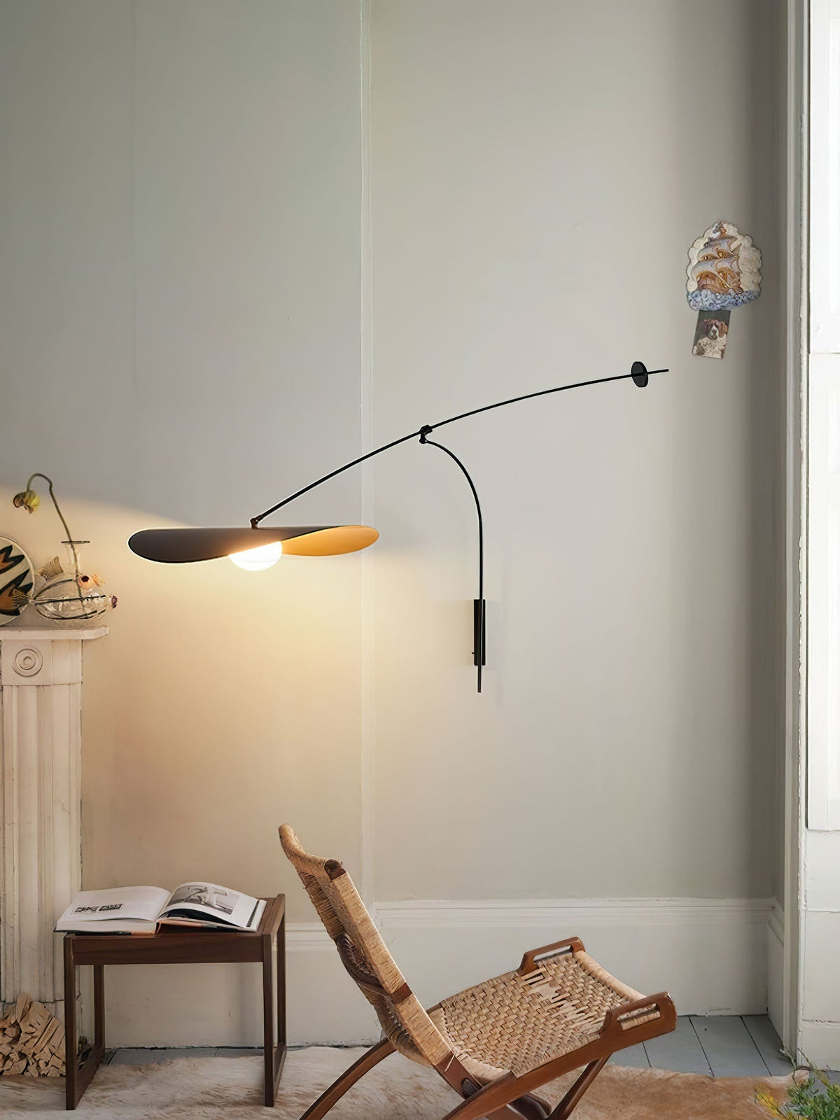 Tirove wandlamp van glas in minimalistisch ontwerp