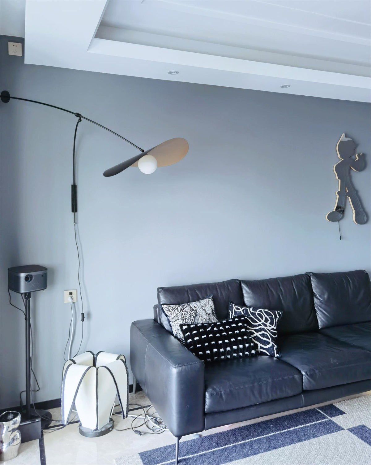 Tirove wandlamp van glas in minimalistisch ontwerp