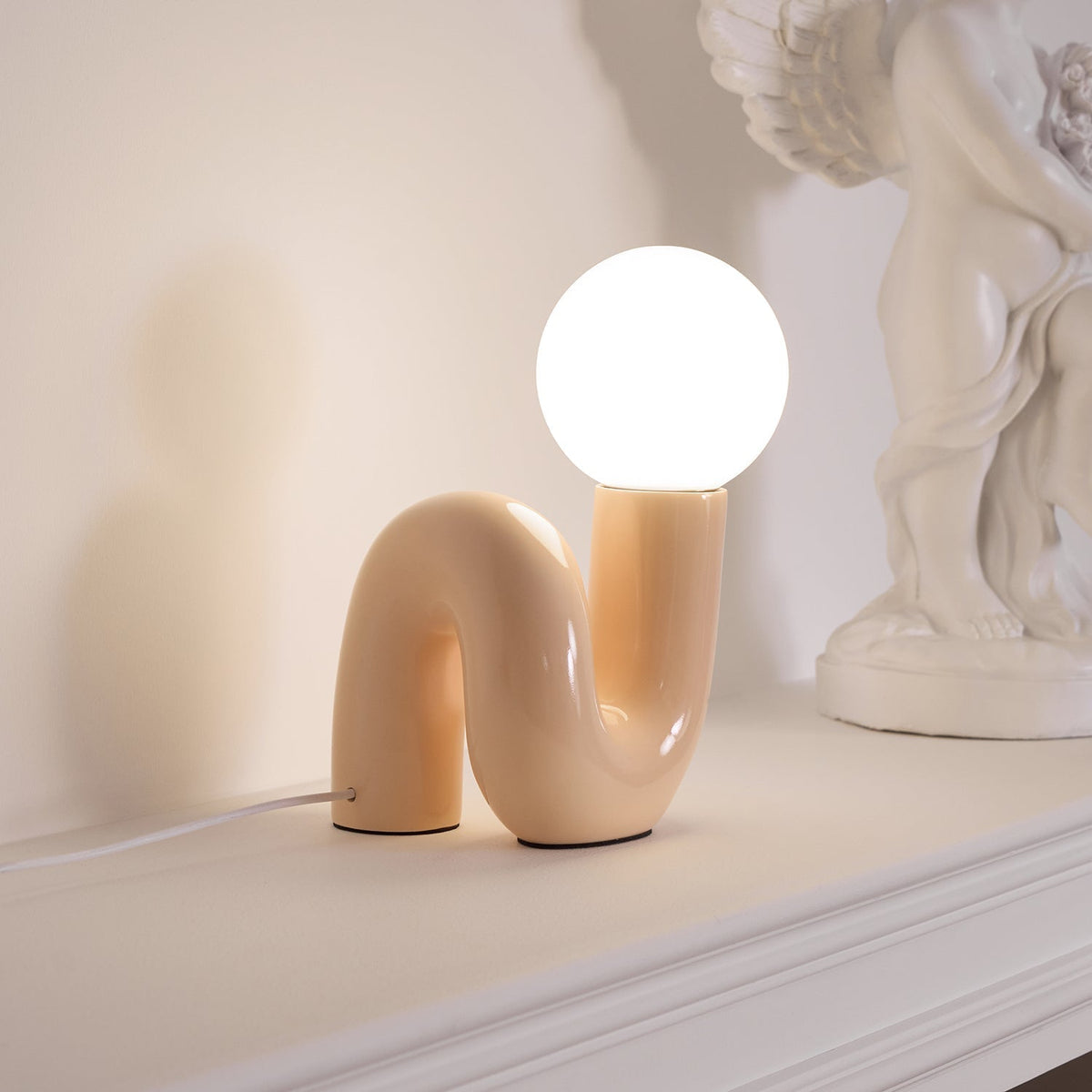 Soreeon tafellamp Playful N-vorm volledig wit