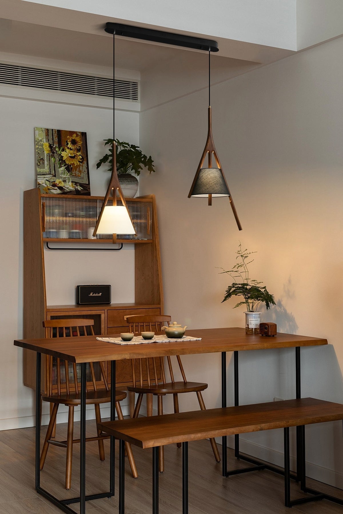 Zovenarae driehoekige hanglamp van walnoothout