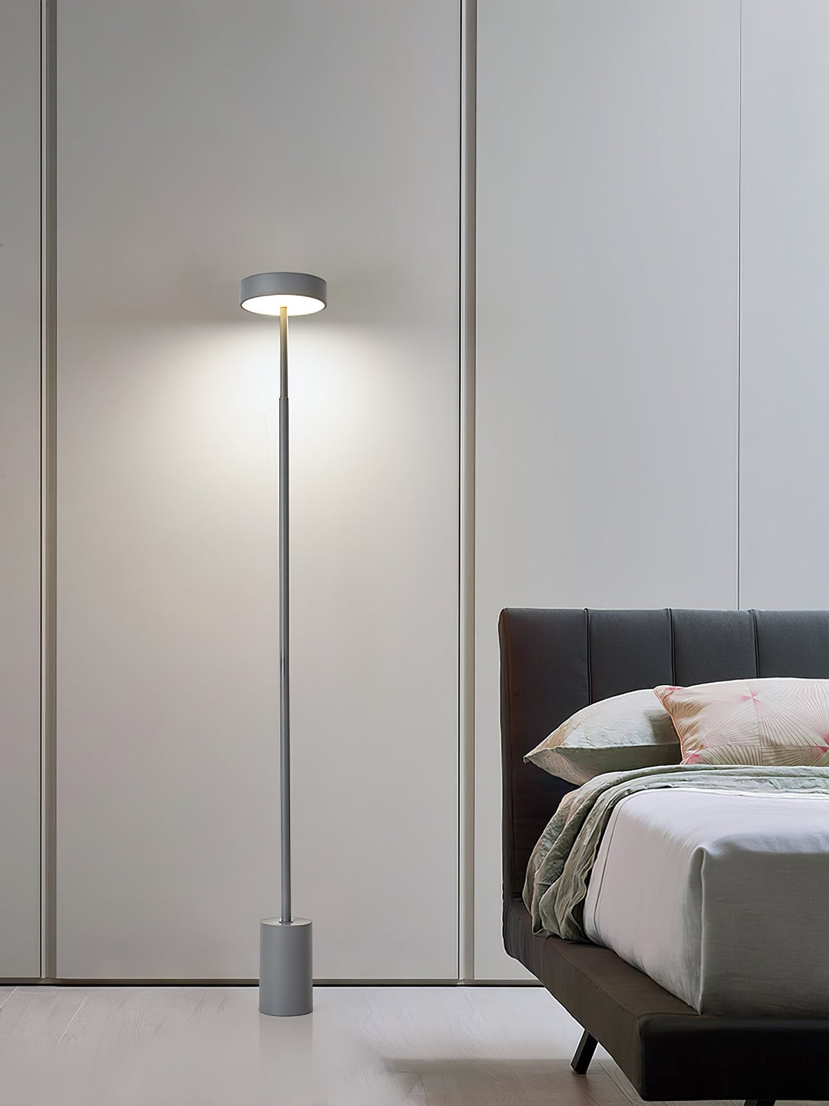 Circa minimalistisch draaibare vloerlamp