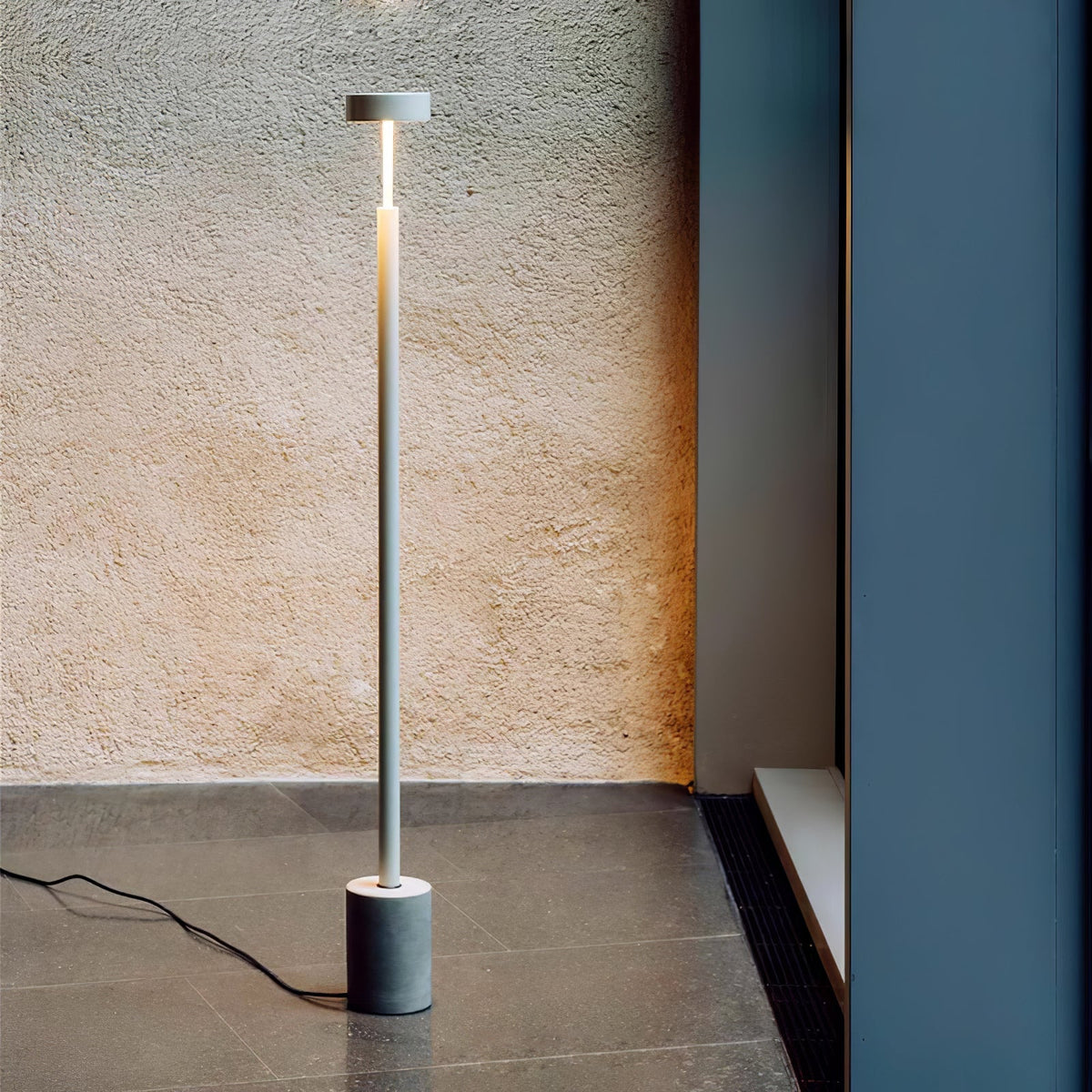 Circa minimalistisch draaibare vloerlamp