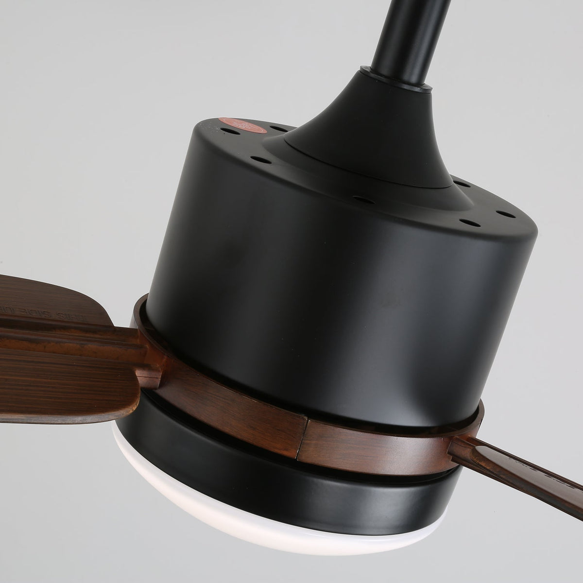 Zeyra Moderne plafondventilator met verlichting van walnoothout