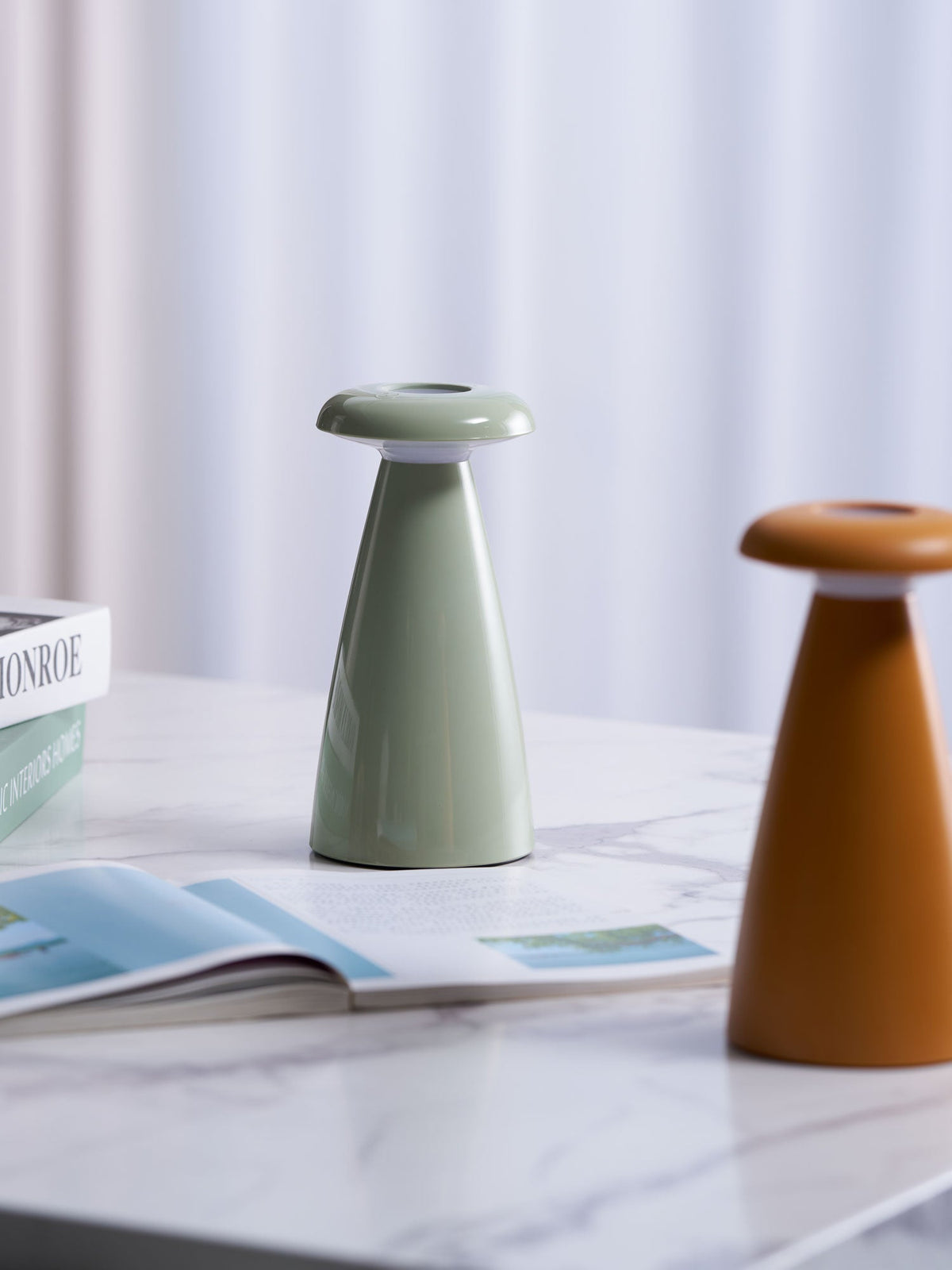 Mushroove tafellamp van keramiek in minimalistisch ontwerp