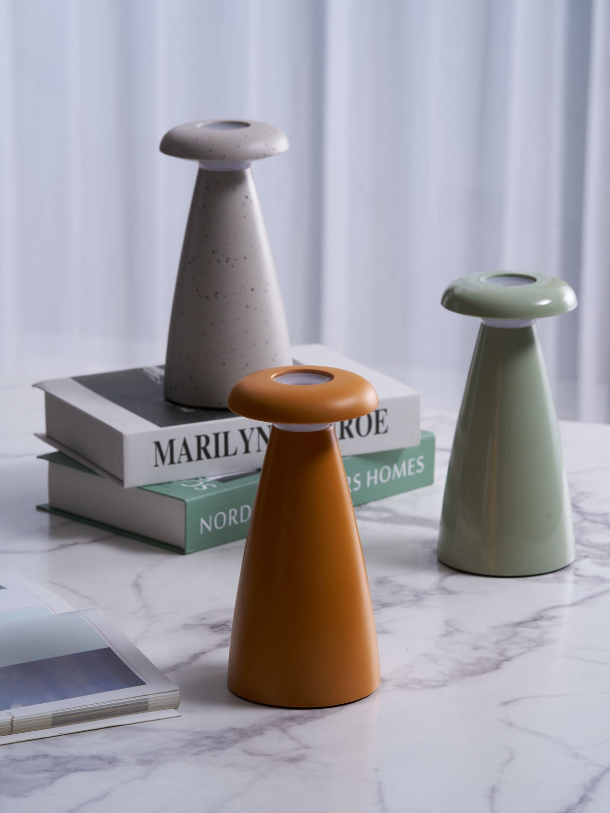 Mushroove tafellamp van keramiek in minimalistisch ontwerp