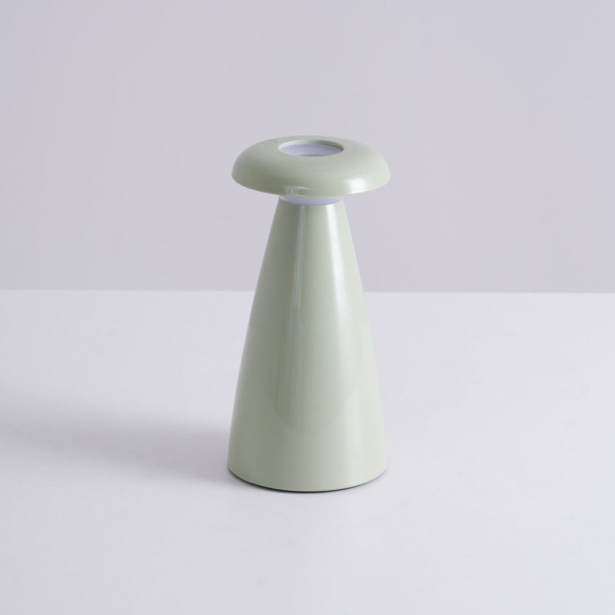 Mushroove tafellamp van keramiek in minimalistisch ontwerp