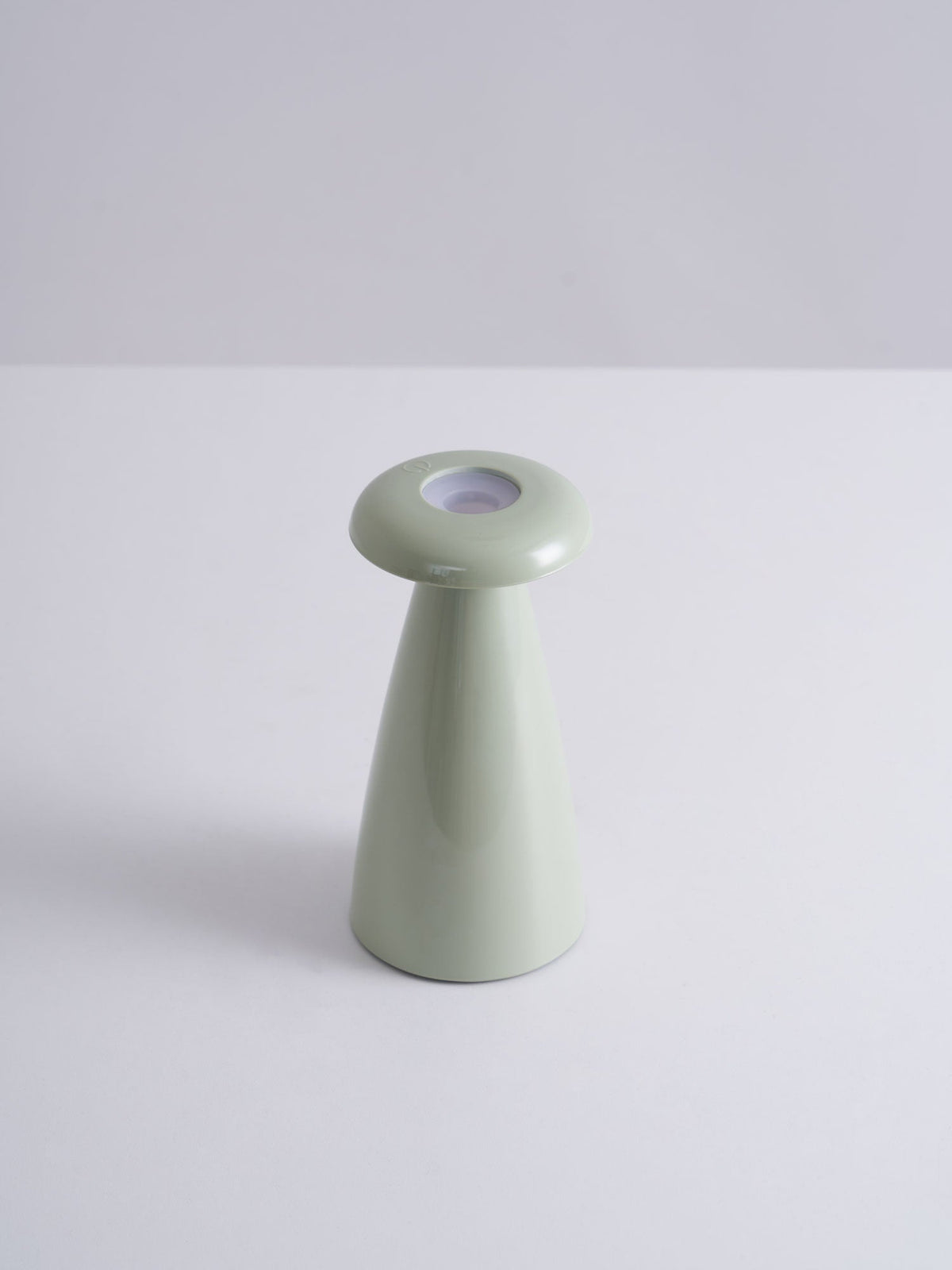 Mushroove tafellamp van keramiek in minimalistisch ontwerp