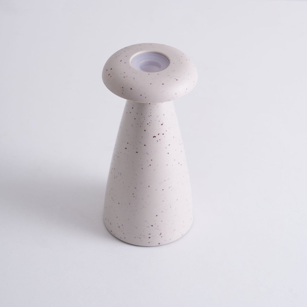 Mushroove tafellamp van keramiek in minimalistisch ontwerp