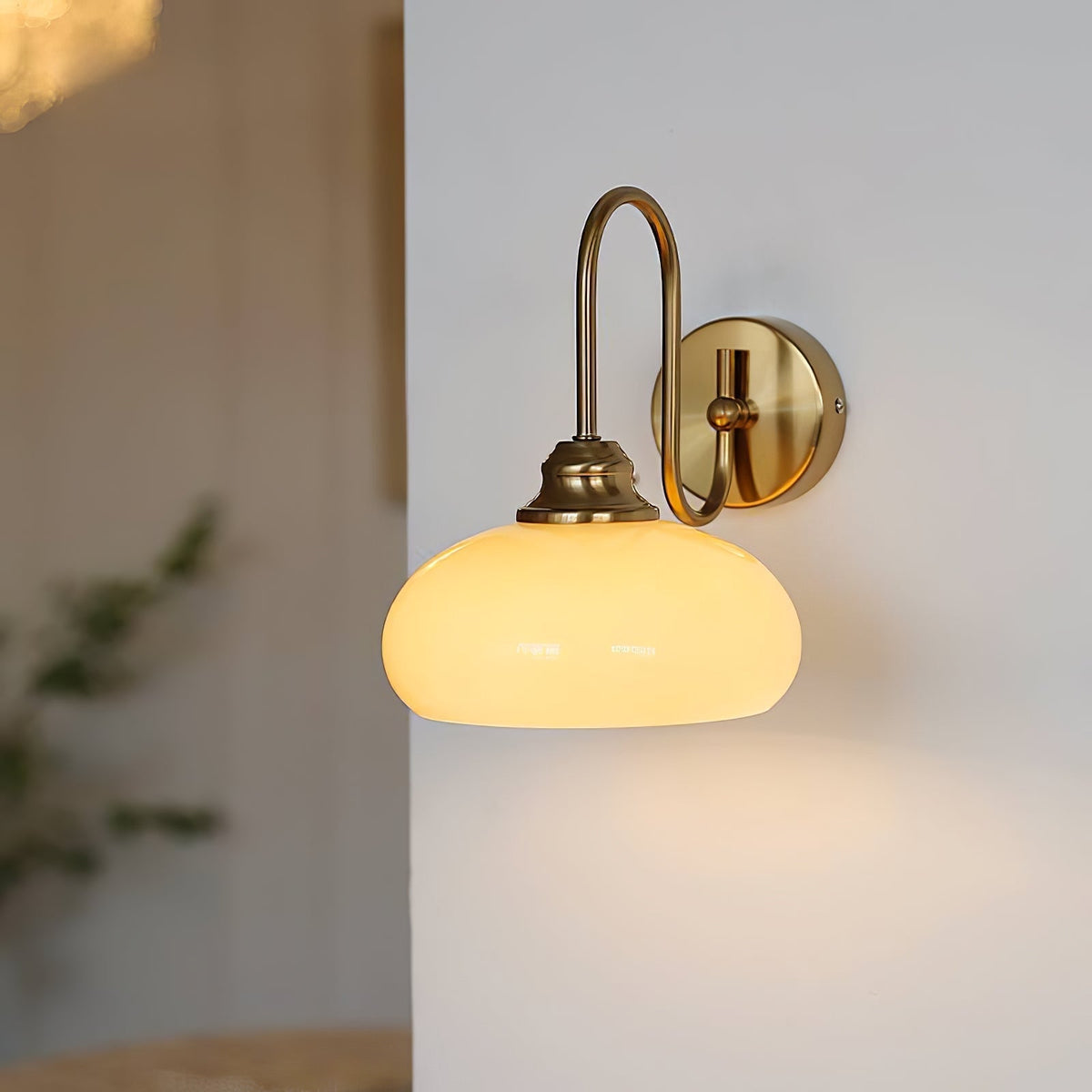 Ophaan wandlamp