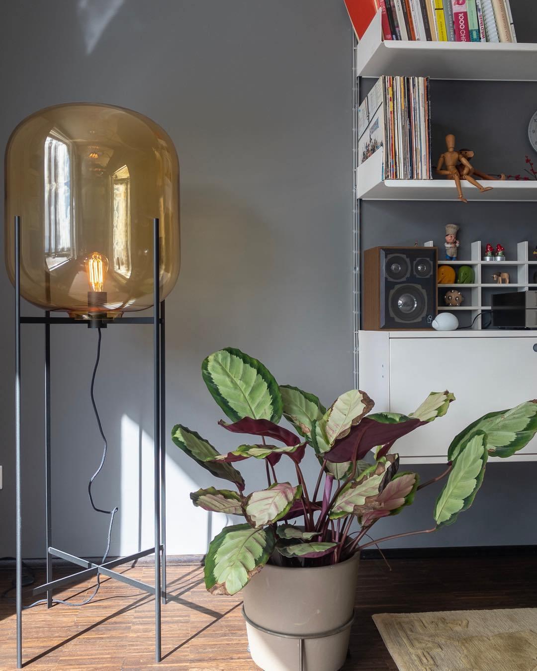 Liorivelia industriële vloerlamp van glas