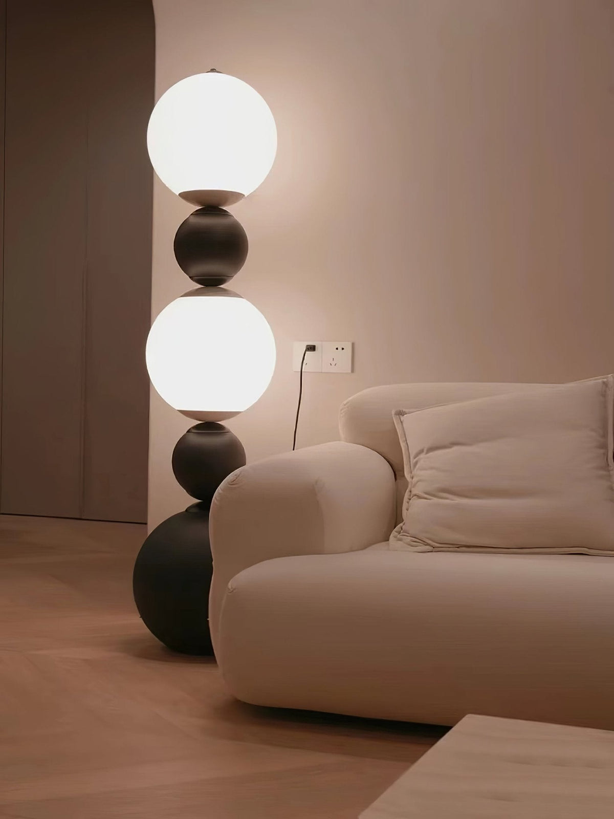 Ervynel vloerlamp zwart bolvormig minimalistisch woonkamer