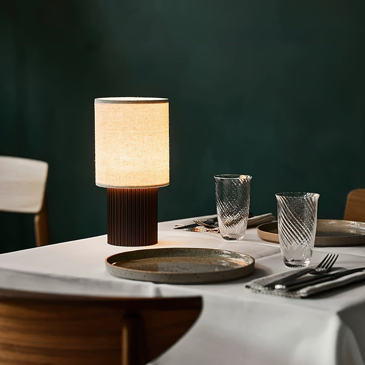 Ripples tafellamp van hout en stof