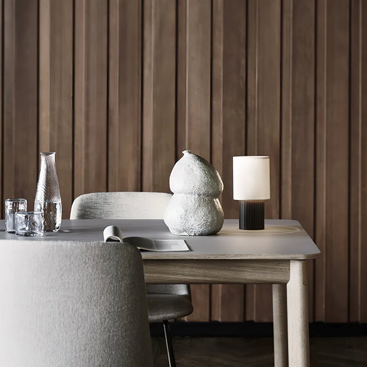 Ripples tafellamp van hout en stof