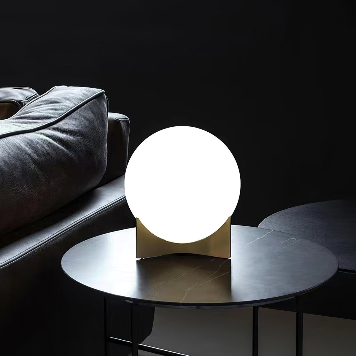 Avo moderne tafellamp in goud
