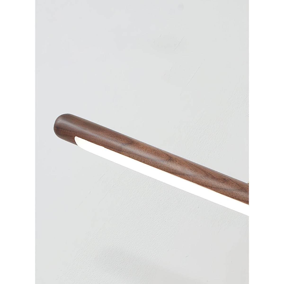 Soreline wandlamp met walnoothout